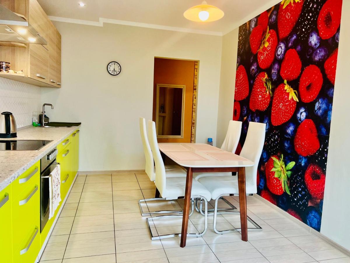 Apartaments Sichovyh Strilciv 68A Ivano-Frankivsk Esterno foto